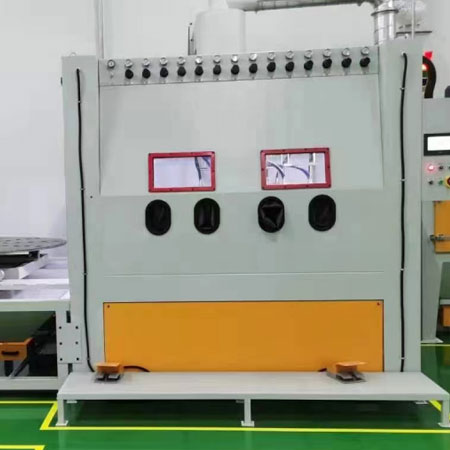 三沙高效生产，从箱体手动喷砂机开始，提升零部件质量